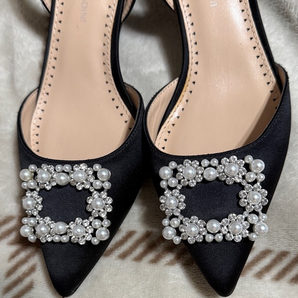 Adrienne Vittadini Elegant Black Slingback Heels with Pearl Embellishments - Picture 3 of 7